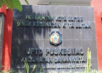 Puskesmas Sananwetan Kota Blitar di Jalan Jawa, Kecamatan Sananwetan, Kota Blitar (tampak dari depan). (Foto: Ma'ruf /gopos)