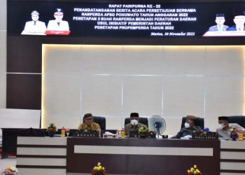 Ketua DPRD Pohuwato Nasir Giasi Saat Memberikan Sambutan Rapat Paripurna. Selasa (30/11/2021). (Foto istimewa)