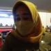 Wakil Bupati Pohuwato Suharsi Igirisa saat diwawancarai terkait pembangunan Alfamart dan Indomaret di Pohuwato, Senin (22/11/2021). (Foto Yusuf)