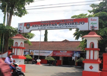 Kantor Kecamatan Sukorejo (tampak depan) yang ada di Jalan Jati, Kota Blitar. (Foto: Ma'ruf/gopos)