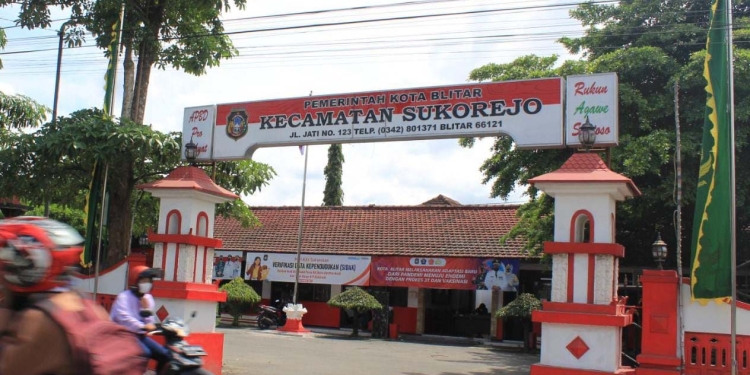 Kantor Kecamatan Sukorejo (tampak depan) yang ada di Jalan Jati, Kota Blitar. (Foto: Ma'ruf/gopos)
