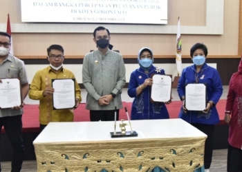 Wakil Wali Kota Gorontalo, Ryan Kono Usai menandatangani nota kesepahaman dengan Konsil Kedokteran Indonesia tentang pemanfaatan surat tanda registrasi dan surat izin praktik dokter umum dan dokter gigi. Foto (Diskominfo Kota Gorontalo