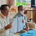 Bupati Hamim Pou saat mengikuti penandatanganan perjanjian pinjaman Pemulihan Ekonomi Nasional via zoom meeting di Hotel Aston Manado, Kamis (30/12/2021). (Foto Istimewa)