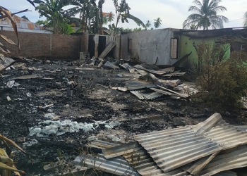 Dua rumah warga di Desa Buntulia, Kecamatan Buntulia, Kabupaten Pohuwato ludes terbakar.