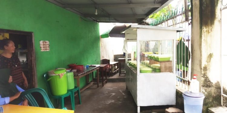 Rumah Makan sahabat milik Munifa Ahmad (50) asal Kecamatan Limboto, Kabupaten Gorontalo. (Foto : Putra/Gopos)