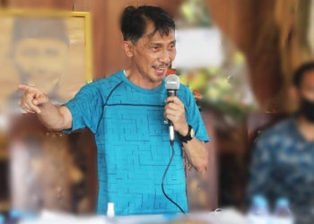 Nelson Pomalingo saat membuka Fokus Discusion Group (FGD), Ahad (06/12/2021). (Foto : Humas Kominfo Kabupaten Gorontalo)