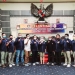 TAEKWONDO KABUPATEN GORONTALO - Foto bersama Ketua Harian Pengprov Taekwondo Indonesia Gorontalo Muh. Ramly dan Ketua KONI Kabupaten Gorontalo, dr. Irawan Huntoyungo serta pengurus kabupaten taekwondo indonesia Gorontalo masa bakti 2021-2024 di ruang sidang DPRD Kabupaten Gorontalo, Sabtu (11/12/2021). (Foto : Istimewa)