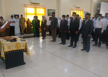 Pelantikan dan pengambilan sumpah, atau janji jabatan pejabat pimpinan tinggi pratama Kabupati Pohuwato, Selasa (14/12/2021). (Foto: Yusuf)