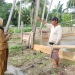 Kepala Bidang Penaatan dan Penataan Perlindungan Pengelolaan Hidup, saat menghentikan aktivitas pertambangan galian C di Desa Pentadu, Kecamatan Paguat, Selasa (07/12/2021). (Foto istimewa)