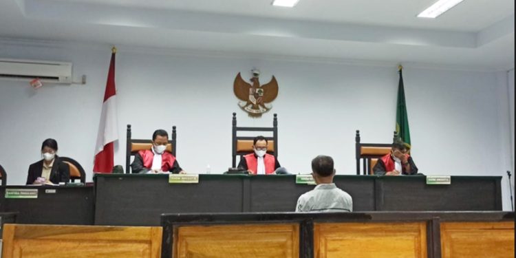 Pelaksanaan sidang perkara tindak pidana khusus Arfan Igirisa dengan agenda pembacaan putusan, Kamis (23/12/2021). (Foto: Istimewa)