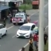 Warga merekam detik-detik mobil polisi melintas saat terjadi lakalantas di Kabupaten Bulukumba, Sulawesi Selatan [SuaraSulsel.id]