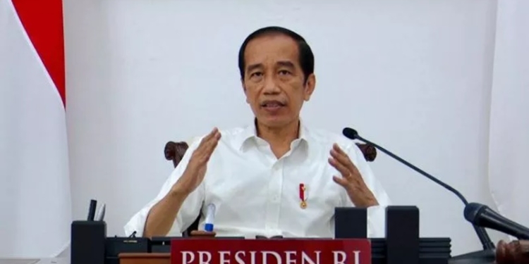Presiden Joko Widodo (Jokowi) saat memimpin rapat terbatas melalui konferensi video mengenai evaluasi PPKM Darurat dari Istana Merdeka, Jakarta, Jumat (16/7/2021). [Dok. Biro Pers, Media, dan Informasi Sekretariat Presiden]
