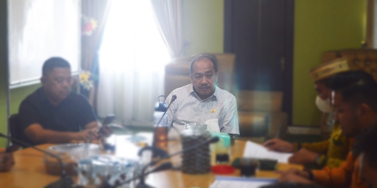 Ketua DPRD Kabupaten Bone Bolango, Halid Tangahu. (Foto: Putra/Gopos)