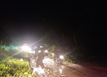 Situasi di lokasi longsor di jalan trans sulawesi Kotamobagu