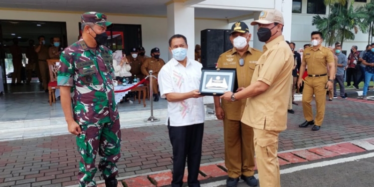 Ketua DPRD Provinsi Gorontalo, Paris RA Jusuf berkunjung ke Institut Pemerintahan Dalam Negeri (IPDN) Jatinangor Jawa Barat, Selasa (25/1/2022). (istimewa)