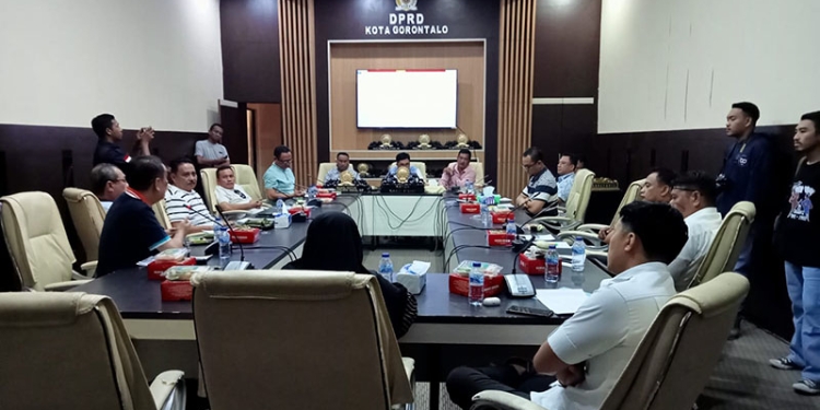 Rapat usulan perubahan struktur alat kelengkapan DPRD Kota, Sabtu (22/1/2022) Foto : Sari gopos