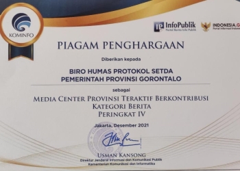 Piagam Penghargaan dari Kemkominfo kepada Media Center Provinsi Gorontalo sebagai Media Cnter Provinsi Teraktif, (istimewa)