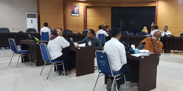 Proses Fit and Proper Test yang diselenggarakan oleh Komisi I DPRD Provinsi Gorontalo, Senin (10/1/2022) (gopos)