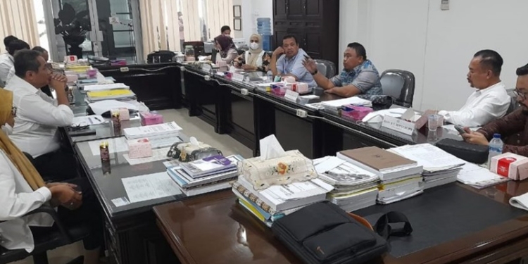 RDP Komisi III DPRD Provinsi Gorontalo bersama Balai Penyediaan Perumahan Sulawesi dan Satuan Kerja Penyediaan Perumahan Provinsi Gorontalo, Senin (24/1/2022). (istimewa)