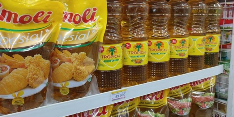 Ilusatrasi minyak goreng yang turun di pasaran. foto istimewa
