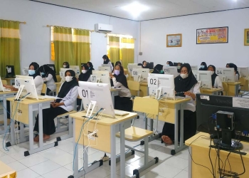 Peserta Calon PPPK di Saat Mengikuti Ujian. (Yusuf/Gopos)
