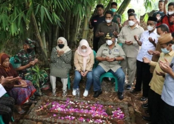 Ziarah Makam