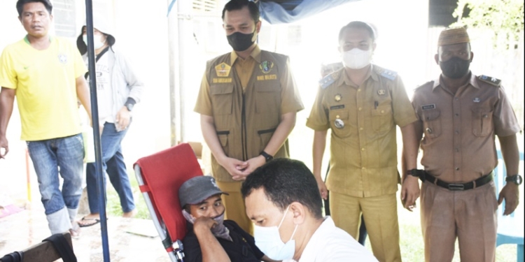 Wakil Wali Kota Gorontalo, Ryan Kono saat menghadiri kegiatan  donor darah dan vaksinasi secara massal dalam rangka memperingati hari Patriotik Provinsi Gorontalo ke - 80 di Kecamatan Kota Selatan, Kota Gorontalo, Senin (24/1/2022). (Foto: Istimewa)