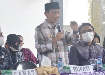 Bupati Gorontalo, Nelson Pomalingo saat memberikan sambutan di acara pembukaan musrenbang di kecamatan Telaga Biru, (19/2/2022). (Foto: Putra/Gopos)