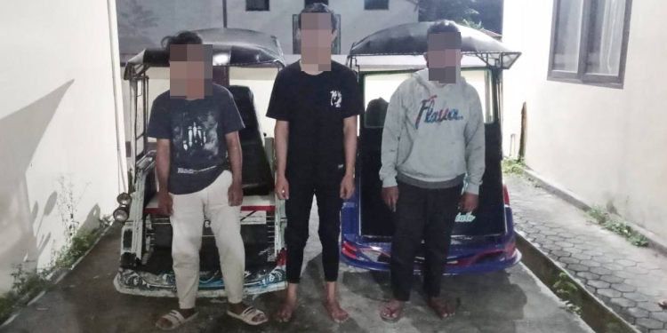 Polisi mengamankan 3 pemuda atas dugaan pencurian becak motor atau bentor, Selasa (2/2/2022). (istimewa)