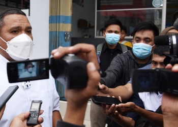 Rektor UNG, Eduart Wolok