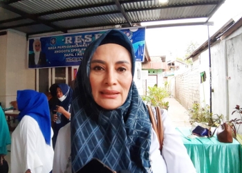 Anggota DPRD Provinsi Gorontalo, Indriani Dunda saat melakukan reses di Kelurahan Bugis, Rabu (9/2/2022) (muhajir/gopos)