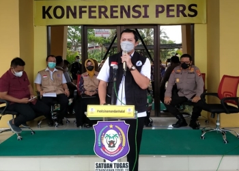 Kepala BPOM Gorontalo, Agus Yudi Prayudana memberikan keterangan pers, Jumat (11/2/2022) (muhajir/gopos)