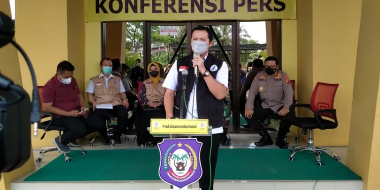 Kepala BPOM Gorontalo, Agus Yudi Prayudana memberikan keterangan pers, Jumat (11/2/2022) (muhajir/gopos)