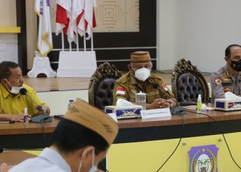 Rapat Forum Komunikasi Pimpinan Daerah (Forkopimda) Provinsi Gorontalo dan Forkopimda Kabupaten/Kota se-Gorontalo, Senin (21/2/2022). (hms/deprov)
