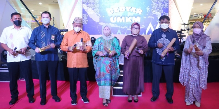 Pembukaan Gebyar UMKM, Sabtu (26/2/2022) di Gorontalo Mall, Kota Gorontalo. (hms/deprov)