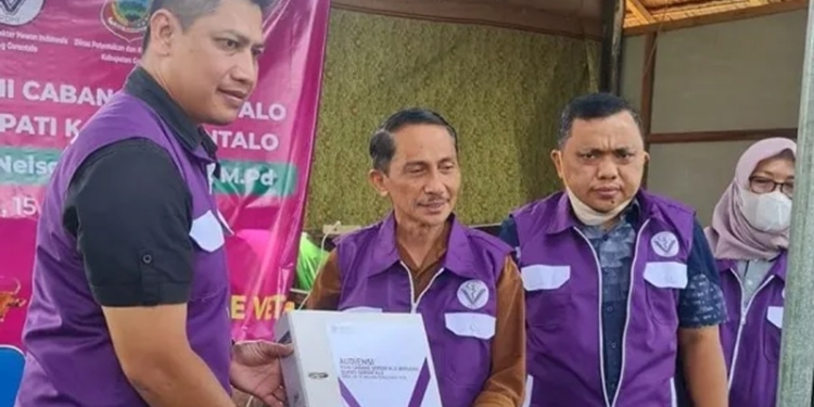 Bupati Gorontalo Nelson Pomalingo, dan Wakil Bupati Gorontalo Hendra S. Hemeto saat menghadiri Rangkaian kegiatan HUT PDHI ke 69. (Foto: Istimewa)