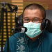 Wagub Gorontalo H. Idris Rahim menjadi penyiar Radio Suara RH pada Program Pejabat Menyapa, Kamis (17/2/2022). (Foto: Haris)