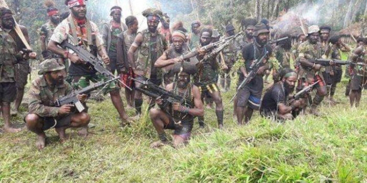 Kelompok Kriminal Bersenjata (KKB) Papua. (Foto-Facebook/TNPNB)