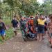 Proses evakuasi nelayan yang sempat hanyut dan ditemukan dalam keadaan tidak bernyawa, di Desa Luhuto, Kecamatan Biau,
Kabupaten Gorontalo Utara, Jumat (18/2/2022). (Foto istimewa).