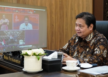 Menteri Koordinator Bidang Perekonomian Airlangga Hartarto memberikan sambutran dalam acara Kick-Off Tourism Working Group (TWG) G20 Presidensi G20 Indonesia secara virtual, Senin (14/2/2022). (dok. Kementerian)