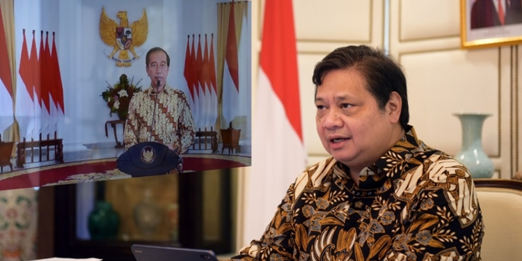 Menteri Koordinator Bidang Perekonomian Airlangga Hartarto saat menyampaikan sambutannya secara virtual pada Rakornas BNPB, Rabu (19/2/2022). (dok. ekon.go.id)