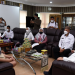 Wagub Gorontalo H. Idris Rahim (kanan) menerima kunjungan silaturahmi Putri Gorontalo, Rafa Mutiara Putri (kiri) di ruang kerja Wagub, Rabu (16/2/2022). Pada silaturahmi itu Rafa memohon dukungan dan doa restu dari pemerintah dan masyarakat Gorontalo untuk keikutsertaannya pada ajang Putri Indonesia 2022. (Foto: Haris)