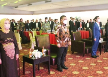 Wakil Bupati Gorontalo, Hendra S Hemeto saat mengahdiri pelantikan Badan Pengurus Pusat (BPP) Himpunan Pengusaha Muda Indonesia (HIPMI), di Ballroom Maqna Hotel Gorontalo, Jumat (25/2/2022). (Foto: Istimewa)