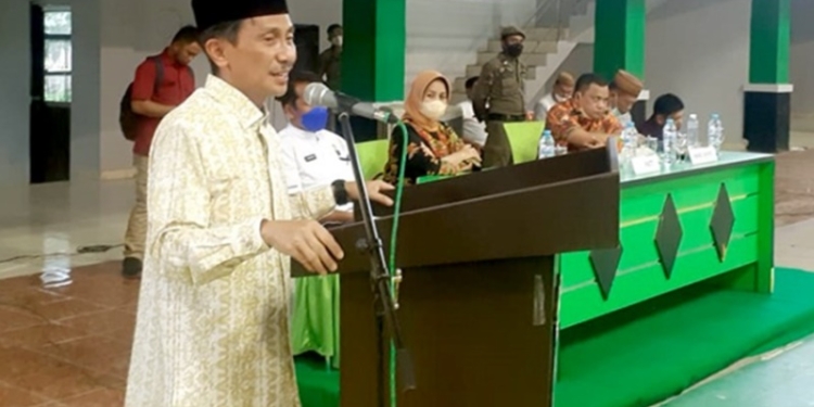 Bupati Gorontalo Nelson Pomalingo mengadakan evaluasi kinerja aparat desa bersama seluruh aparat desa se Kabupaten Gorontalo di GOR David-Tonny, Jumat (28/1/2022). (Foto: Istimewa