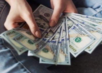 Ilustrasi uang kertas (unsplash.com/@alexandermils)