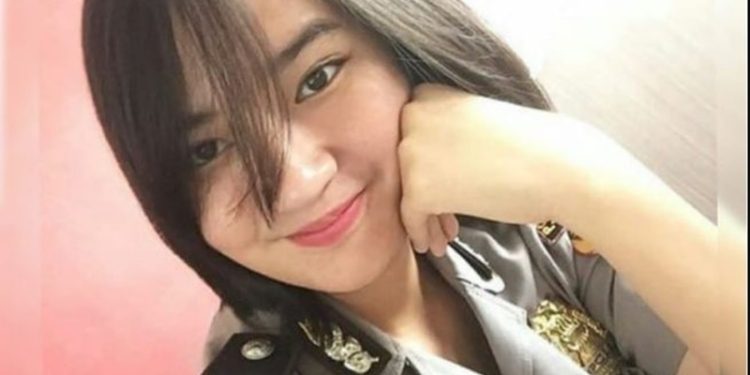 Briptu Christy, Polwan Manado yang Jadi Buronan Polisi (Instagram/@CantikaChris)