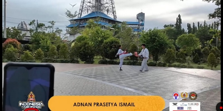 Salah satu atlet taekwondo Kabupaten Gorontalo saat menampilkan gerakan. (Foto: istimewa)
