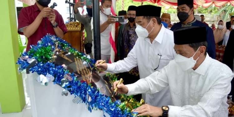 Hamim-Nelson Resmikan Pondok Pesantren Yanisya Moosalamati di Kabila Bone