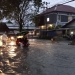 Genangan air yang menutupi Jl. Jaksa Agung Suprapto Kelurahan Limba B, Kota Selatan, Kota Gorontalo. (Sari/gopos)