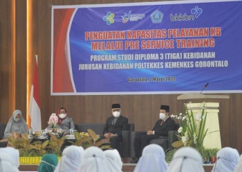 Kegiatan Penguatan Kapasitas Pelayanan KB Melalui Pre Service Training Program Studi Diploma Tiga Kebidanan Jurusan Kebidanan Poltekkes Kemenkes Gorontalo, di Poltekkes Kemenkes Gorontalo, Rabu (2/3/2022). (Foto: Putra/Gopos)